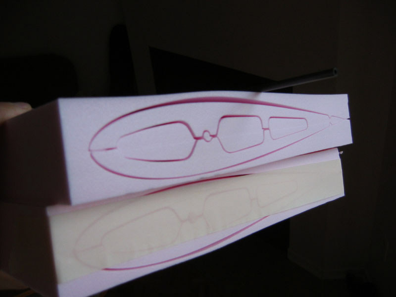 Symetrical hollow airfoil